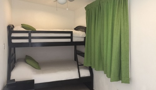 Habitación familiar, 2 habitaciones, mirando al mar (One king bed and one bunk bed)