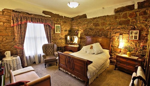 Habitación doble, baño privado (The Magistrate's Room)