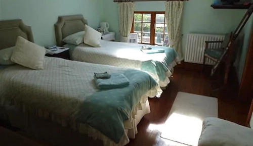 Habitación con 2 camas individuales