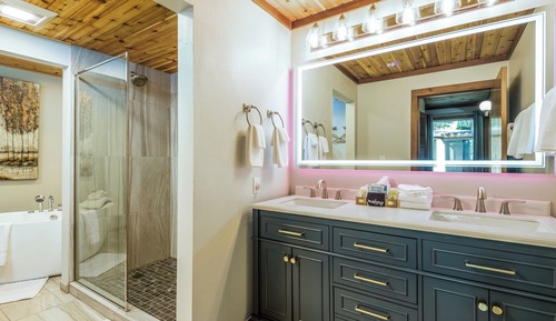 Spa Bath One Bedroom, No Pets Allowed