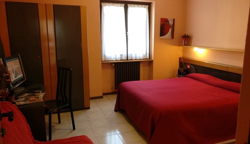 Habitación con 1 cama doble o 2 individuales, vistas a la montaña