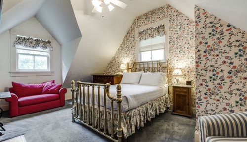 Carriage house Suite 2
