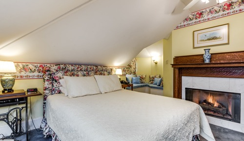 Jackson House Room 5