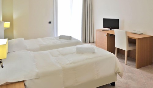 Habitación estándar con 1 cama doble o 2 individuales