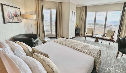 Habitación ejecutiva, 1 cama de matrimonio grande, no fumadores (Sea and City View)