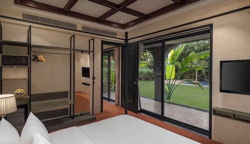 Villa, piscina privada, en la zona del jardín (Gazebo)