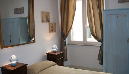 Apartamento dos dormitorios LIBERTY Via Gerolamo MIani 1