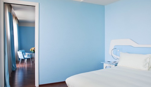 Suite, bañera de hidromasaje, vistas al mar