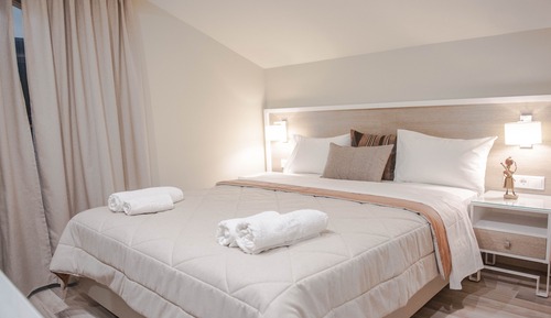 Habitación con 1 cama doble o 2 individuales, 1 cama doble o 2 individuales