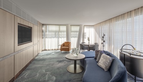 Suite (Adored)