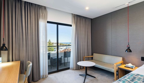 Habitación Deluxe, 1 cama de matrimonio grande, vistas a la ciudad