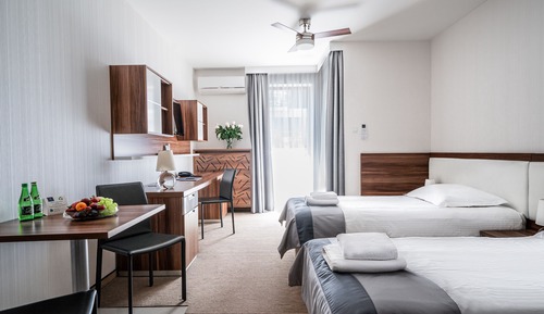 Apartamento clásico, balcón