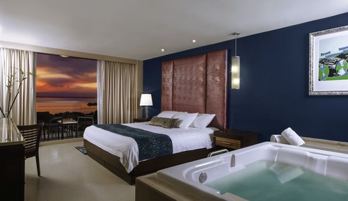Habitación Deluxe, 1 cama de matrimonio grande, vistas a la laguna