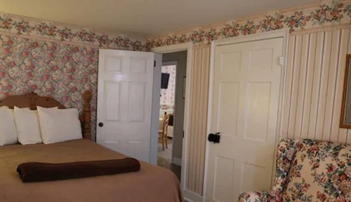Farmhouse Suite, 2 Queen & 2 Single Beds