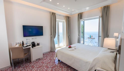 King Room with Spa Bath