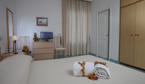Habitación cuádruple, balcón