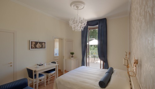 Habitación superior con 1 cama doble o 2 individuales