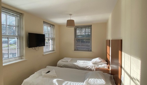 Habitación con 2 camas individuales