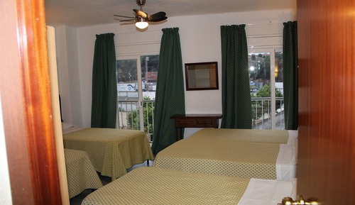 Habitación cuádruple básica