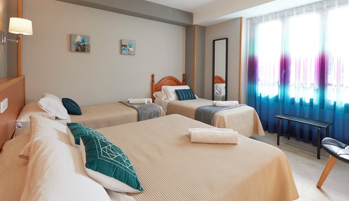 Habitación familiar (2 adultos + 2 niños)
