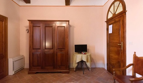 Triple Suite 2 Floor