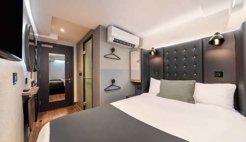 Habitación doble, sin ventanas