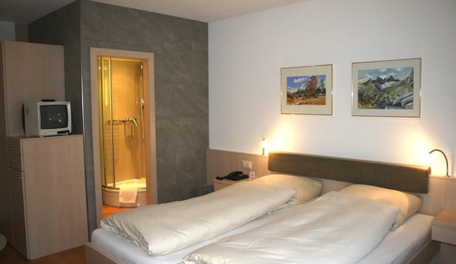Habitación triple, balcón, vistas a la montaña