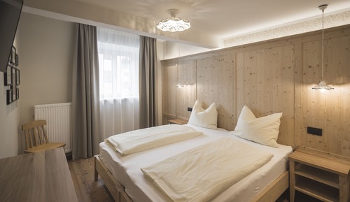 Habitación Confort doble, 1 cama de matrimonio (Paula)