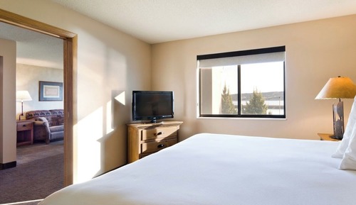 Suite, 1 cama de matrimonio grande, vistas al río (King Suite Riverside - 2nd Floor)
