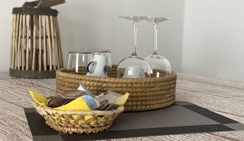 Habitación Deluxe doble, 1 cama de matrimonio grande con sofá cama, baño privado, vistas al mar