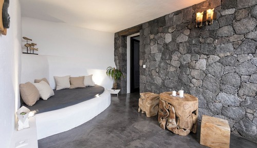 Suite exclusiva, 1 cama de matrimonio grande, baño privado, en la zona del jardín