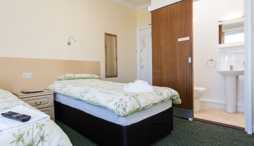 Habitación con 2 camas individuales