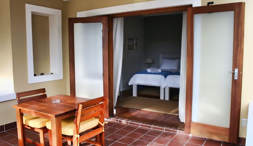 Habitación con 2 camas individuales