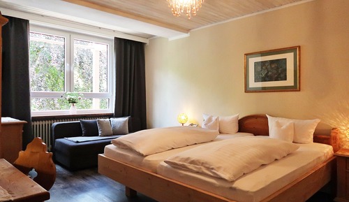 Habitación triple, 1 cama de matrimonio grande con sofá cama