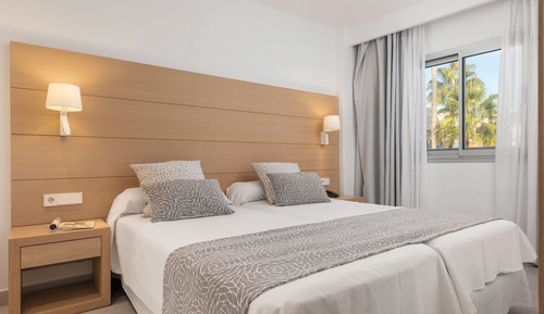 Suite estudio familiar, vistas a la piscina