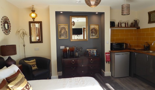 Estudio superior, baño privado (Spice)