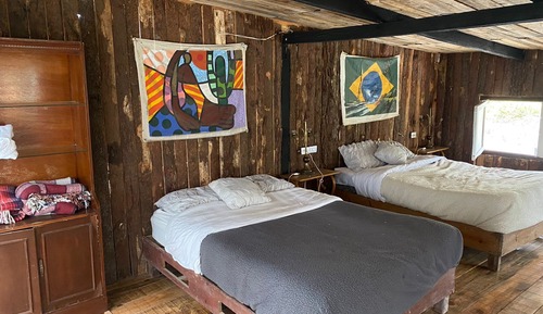 Cabaña básica, varias camas