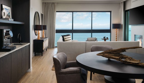 Suite (Grandview)