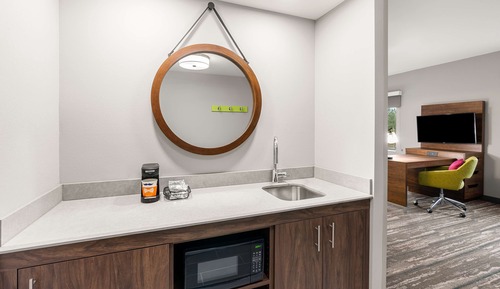 Estudio, 1 cama de matrimonio grande (Mobility & Hearing, Roll-In Shower)