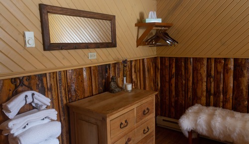 Habitación (Lodge Room - Queen/Twin)