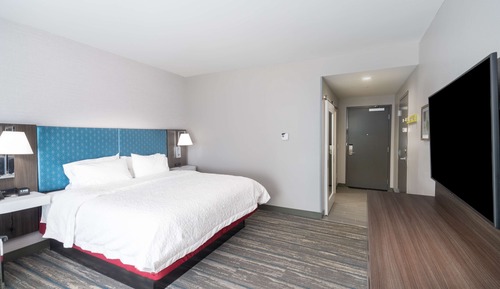 Habitación, 1 cama de matrimonio grande, frigorífico y microondas