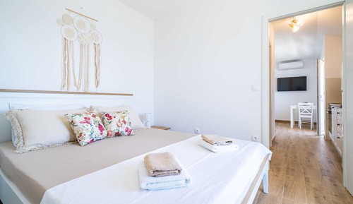 Apartamento (One bedroom apartment with Balcony an)