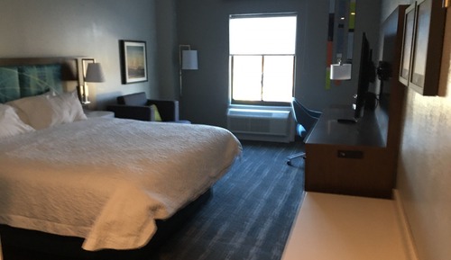 Habitación, 1 cama de matrimonio grande, frigorífico y microondas
