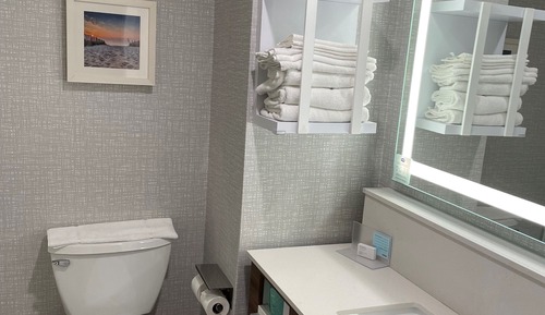Habitación, 2 camas de matrimonio, accesible para personas con discapacidad, bañera (Hearing)