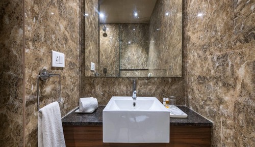 Premium Queen Room