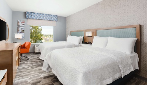 Habitación, 2 camas de matrimonio, frigorífico y microondas