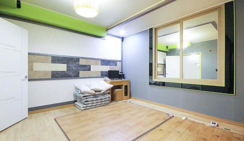 Room (Korean)