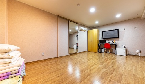 Room (On-dol)