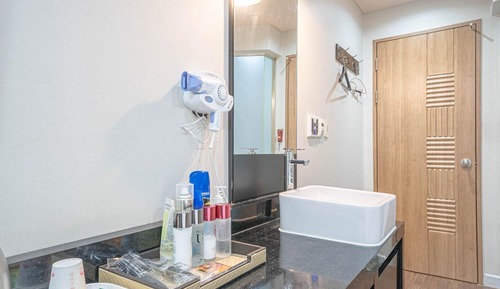Room (Standard (no parking no Netflix))