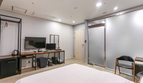Room (Deluxe Double (Available for Ring Und)